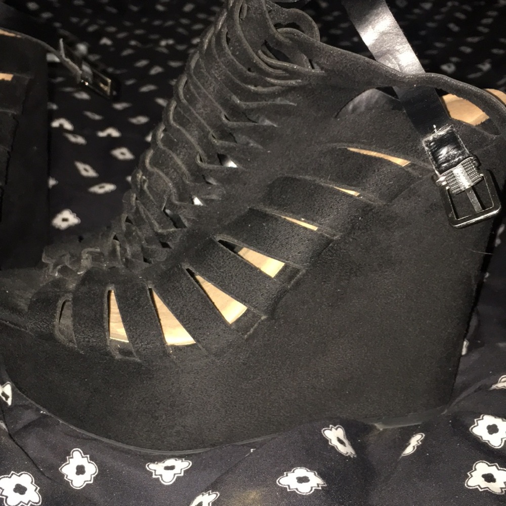Shoes - Picture 2 of 2